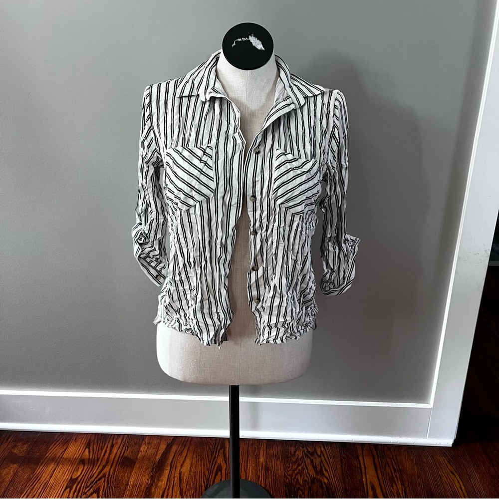 Sim & Sam lightweight button up blouse